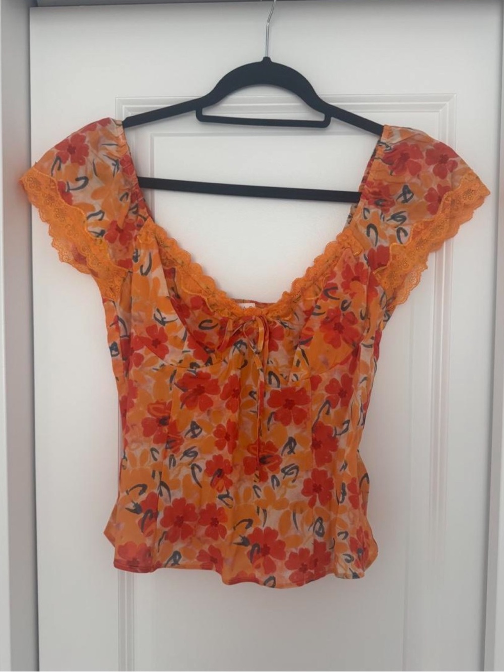 ASTR the label orange blouse lace floral size medium - ASTR floral top medium